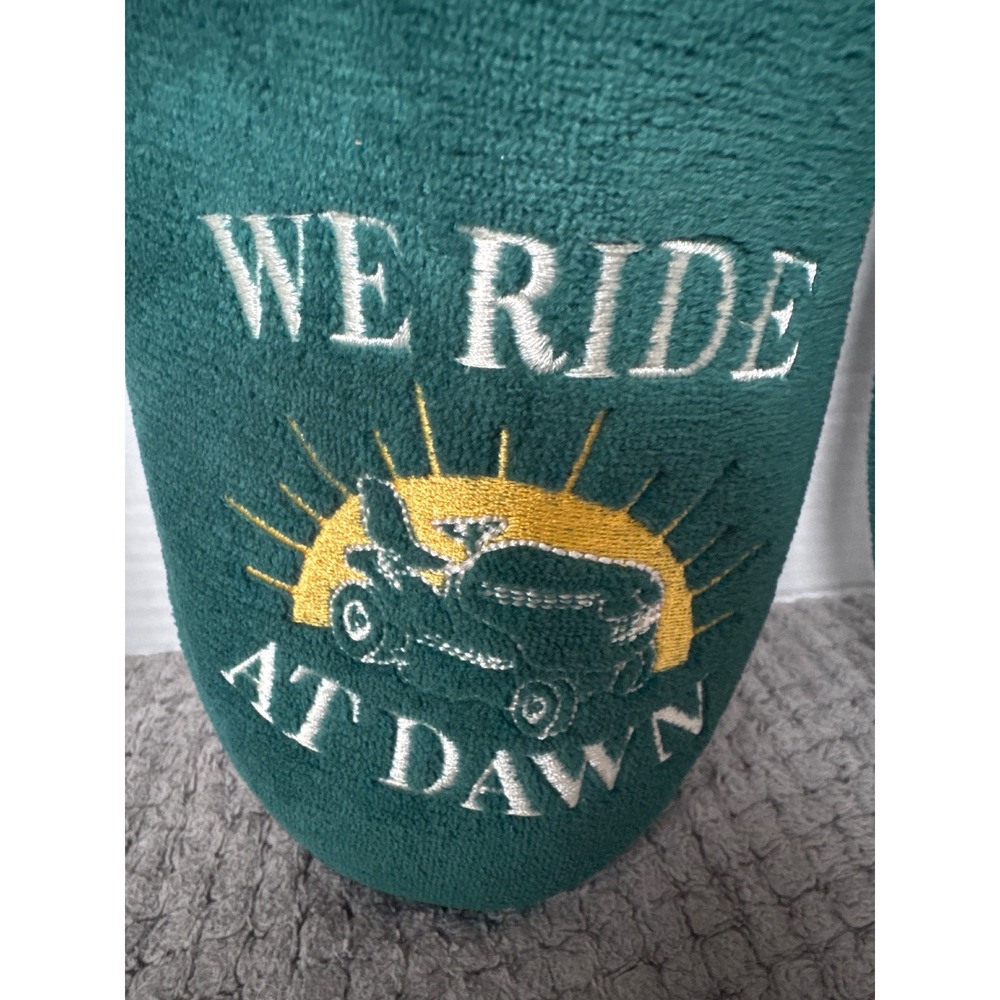 Dearfoams Mens We Ride At Dawn Lawn Mower Slippers Green Memory Foam XL 13-14 - Picture 3 of 7